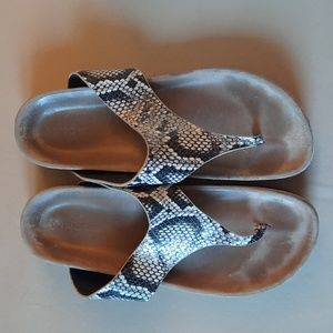 Vince Women's size 10 US or 40 European Parma Snake Effect Leather Sandals